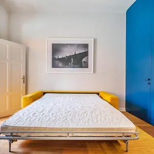 Quiet Center In Hip & Foodie Area Appartement