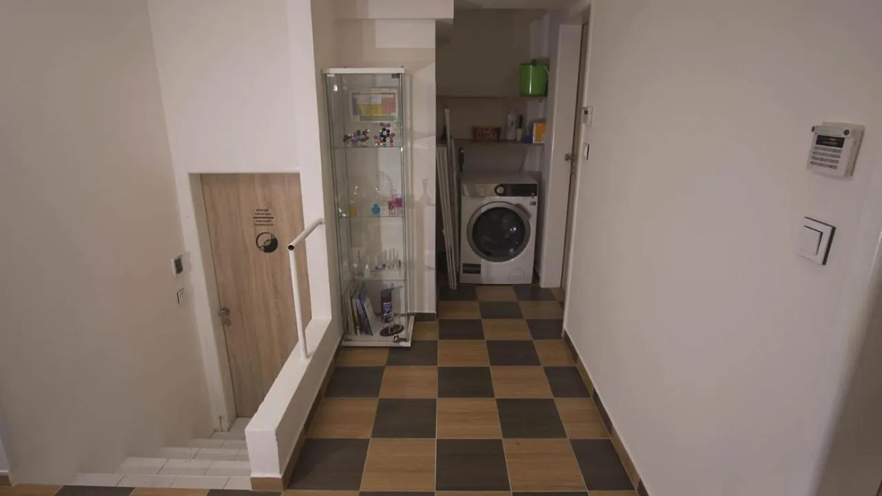 School Apartment - Your Unique Place In Prague By Metro Vysehrad