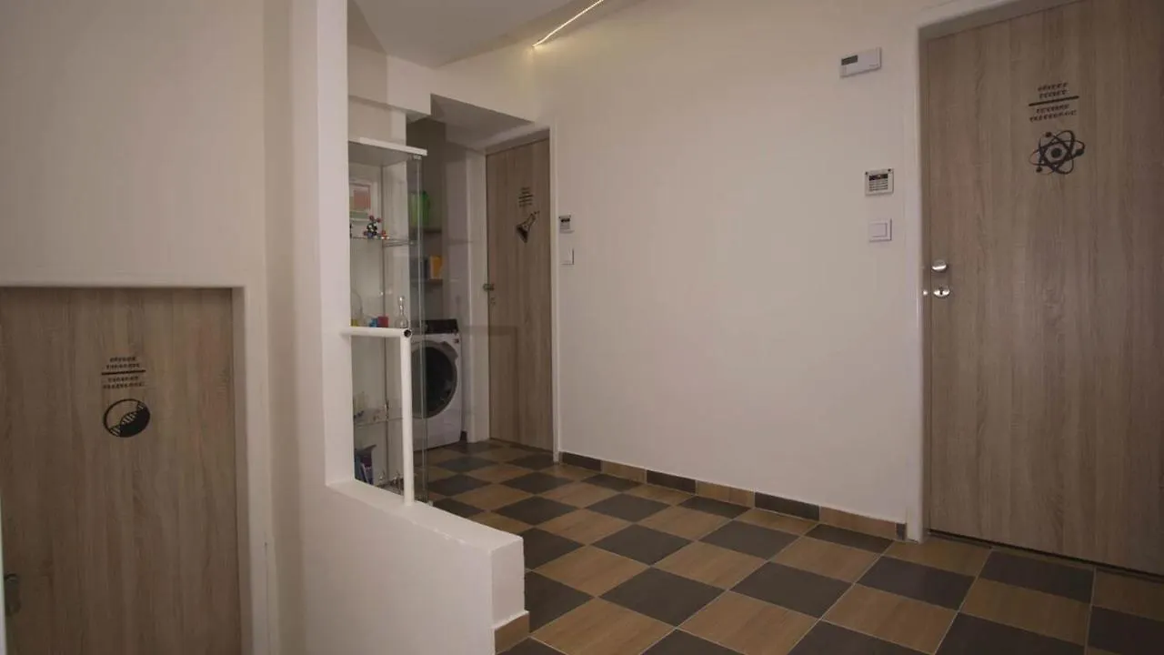 School Apartment - Your Unique Place In Prague By Metro Vysehrad